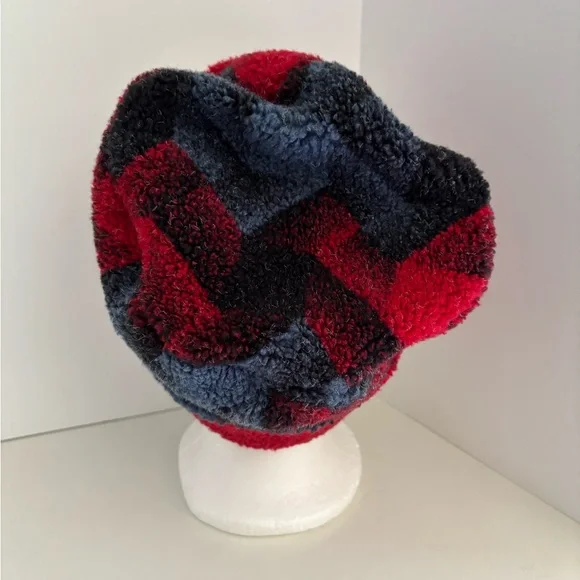 NWOT Puffin Brand Logo Patch Fleece Fuzzy Snowboard Beanie Cap - Picture 5 of 6